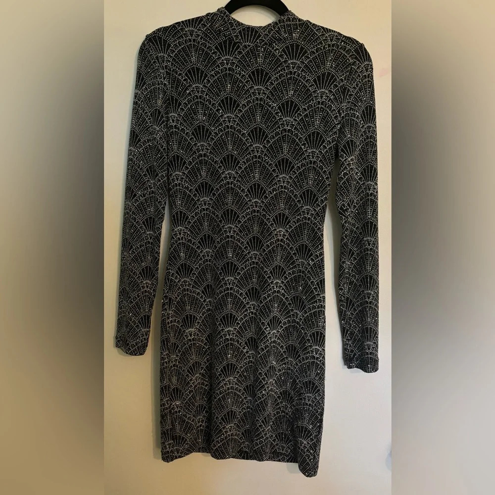 Divided‎ H&M Womens Dress Art Deco Design Cutout Back Stretchy Mini Dress Sz 10